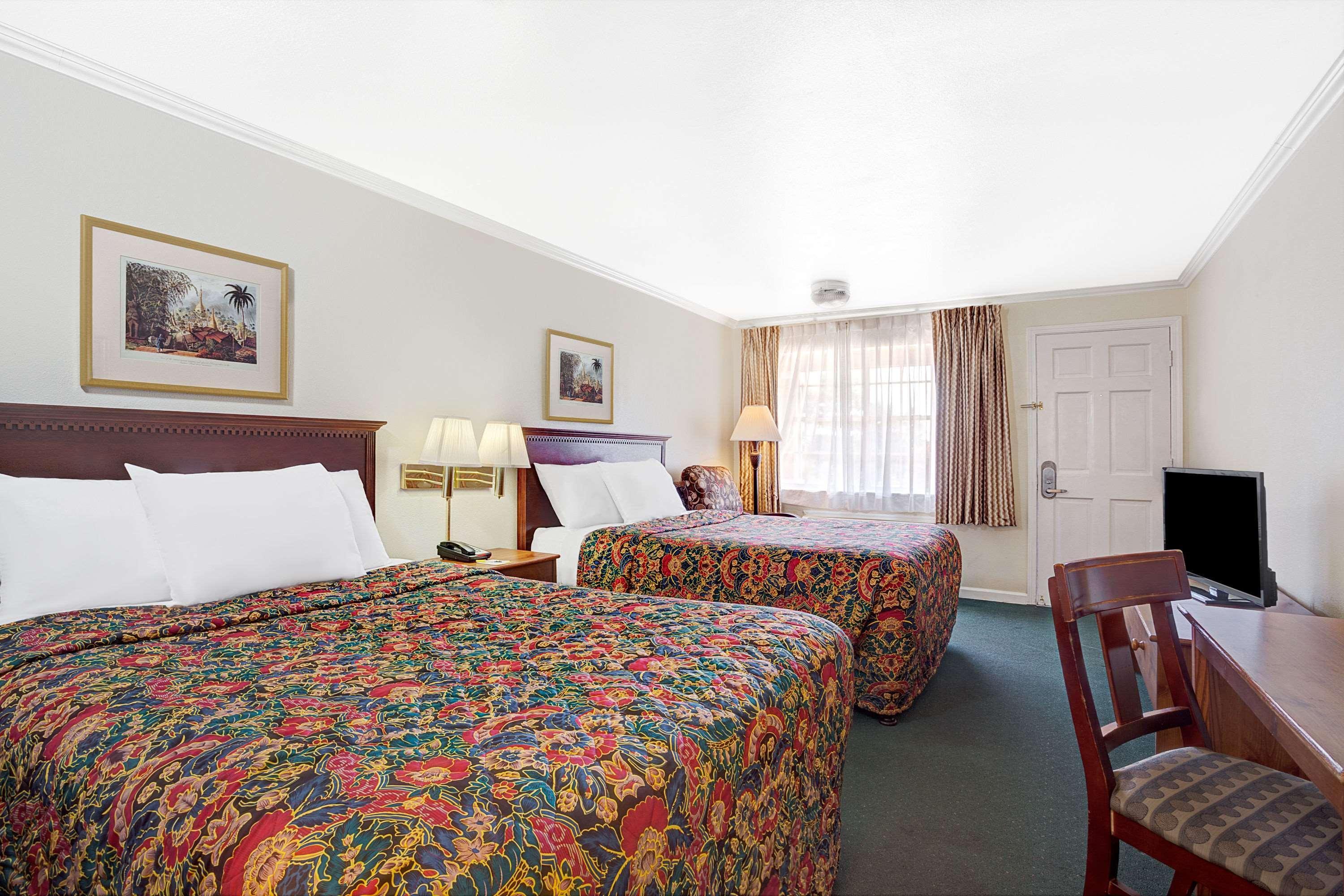 Days Inn By Wyndham Everett Zewnętrze zdjęcie